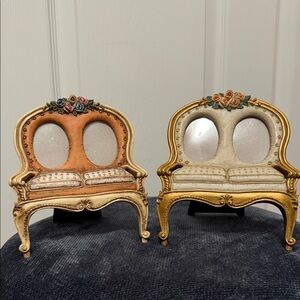 Vintage Style Double Picture Frames with Floral Accents